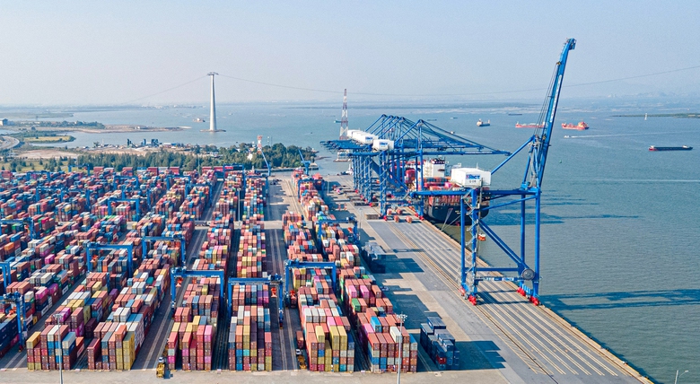 Đồng loạt đề xuất tăng gi&aacute; bốc dỡ cảng biển- Ảnh 1.