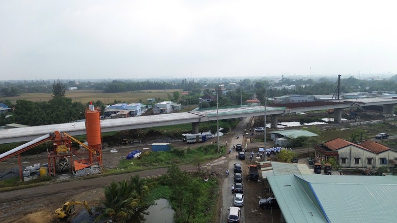 Đang khan hiếm vật liệu cấp phối đ&aacute; dăm cho V&agrave;nh đai 3 qua Long An- Ảnh 1.