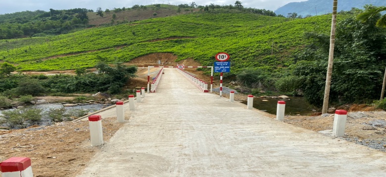 Những c&acirc;y cầu chắp c&aacute;nh cho miền ngược Quảng Ng&atilde;i- Ảnh 4.