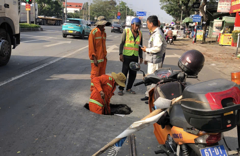 Xử l&yacute; nhanh hố s&acirc;u xuất hiện tr&ecirc;n QL51 g&acirc;y mất ATGT- Ảnh 1.