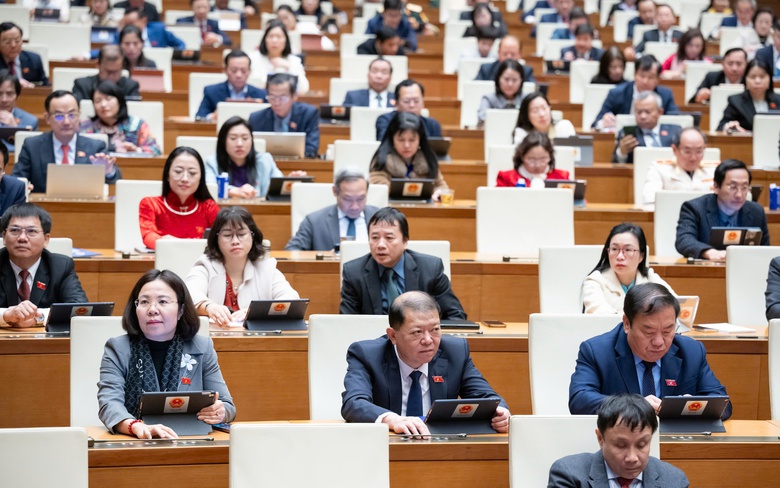 Chốt quy tr&igrave;nh xem x&eacute;t, th&ocirc;ng qua dự thảo luật, nghị quyết tại một kỳ họp