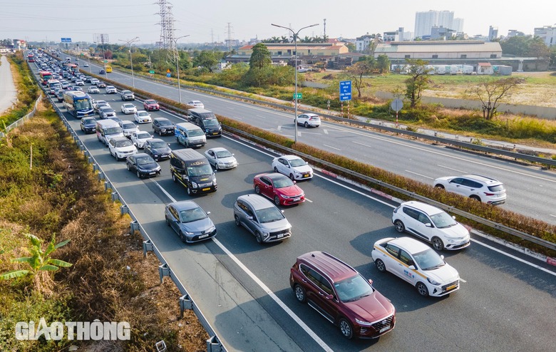 "Ma men" l&aacute;i xe 9 ng&agrave;y nghỉ tết Ất Tỵ giảm mạnh so với năm ngo&aacute;i- Ảnh 1.