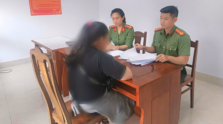 C&ocirc; g&aacute;i tung tin bị đ&aacute;nh thuốc m&ecirc; ở Đ&agrave; Nẵng bị phạt 7,5 triệu đồng- Ảnh 1.