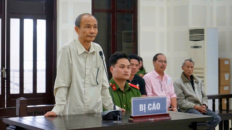 Cựu c&aacute;n bộ cảng vụ h&agrave;ng kh&ocirc;ng lừa xin việc, chiếm đoạt tiền tỷ- Ảnh 1.