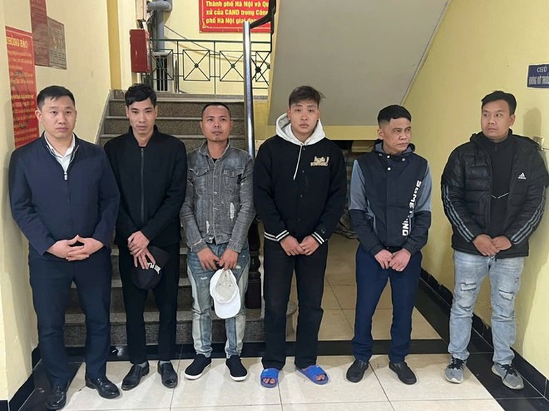 H&agrave; Nội: C&ocirc; g&aacute;i bị nh&oacute;m c&ocirc;n đồ tạt axit, đ&aacute;nh g&atilde;y ch&acirc;n sau vụ đ&aacute;nh ghen- Ảnh 1.