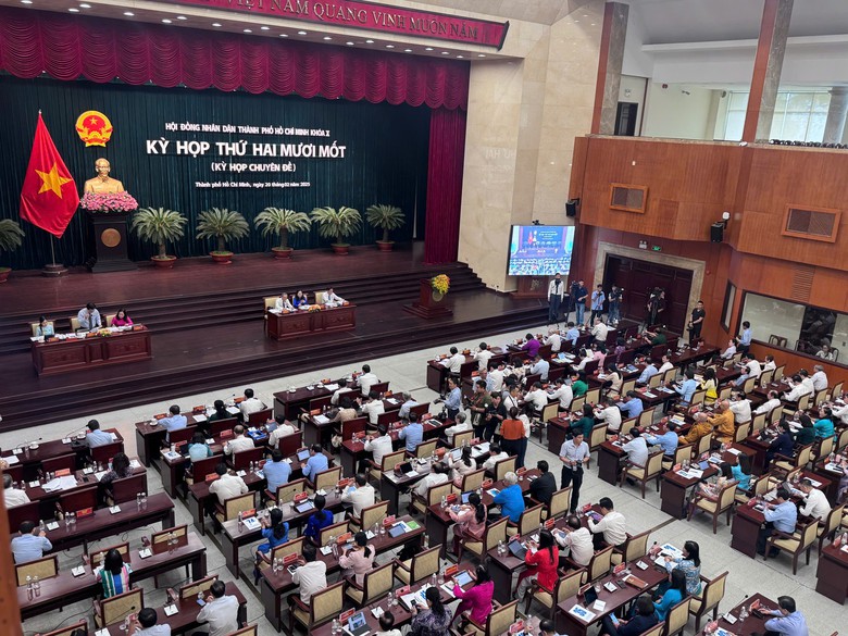 TP.HCM hỗ trợ cao nhất 2,7 tỷ đồng cho c&aacute;n bộ nghỉ hưu sớm- Ảnh 1.