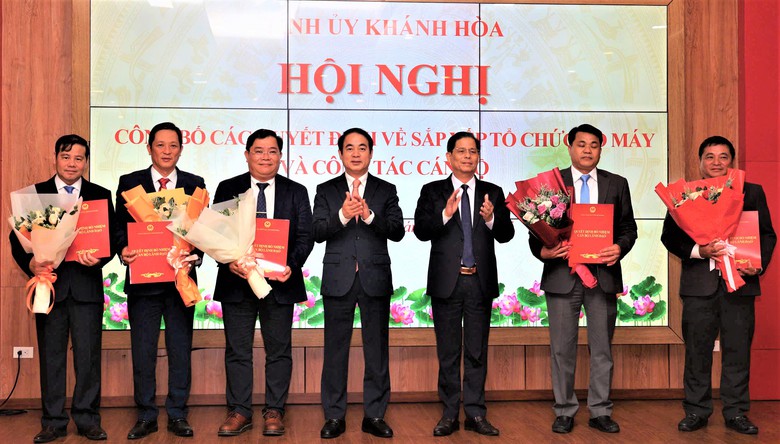 &Ocirc;ng Trần Văn Ch&acirc;u giữ chức Gi&aacute;m đốc Sở X&acirc;y dựng tỉnh Kh&aacute;nh H&ograve;a- Ảnh 1.