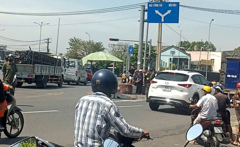 Khu vực nơi xảy ra vụ tai nạn lưu lượng xe qua lại mỗi ng&agrave;y rất đ&ocirc;ng.