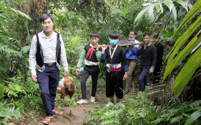 Độc đáo lễ cúng Thần rừng của người Mông ở Yên Bái- Ảnh 1. Độc đáo lễ cúng Thần rừng của người Mông ở Yên Bái- Ảnh 1.