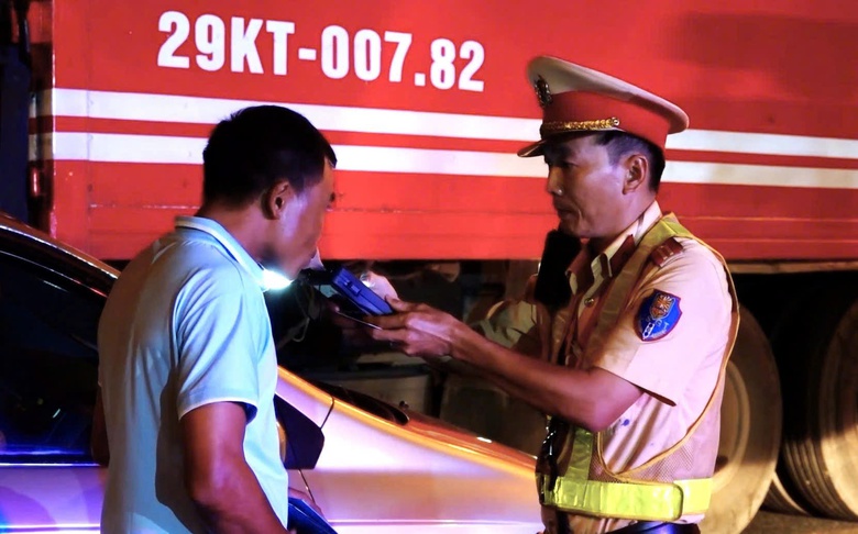 CSGT Bình Thuận tạm giữ hàng nghìn phương tiện vi phạm trong hai tháng đầu năm- Ảnh 1. CSGT Bình Thuận tạm giữ hàng nghìn phương tiện vi phạm trong hai tháng đầu năm- Ảnh 1.