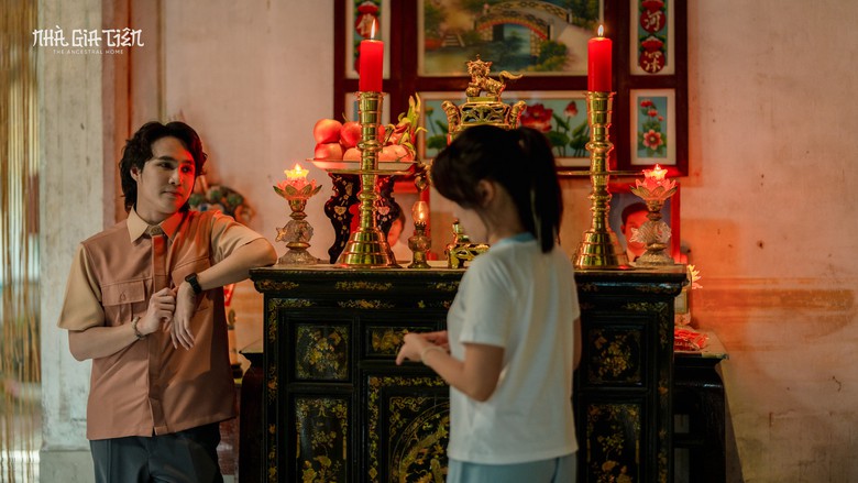 Phim "Nhà gia tiên" của Huỳnh Lập vừa ra rạp đã gây sốt- Ảnh 4. Phim "Nhà gia tiên" của Huỳnh Lập vừa ra rạp đã gây sốt- Ảnh 4.
