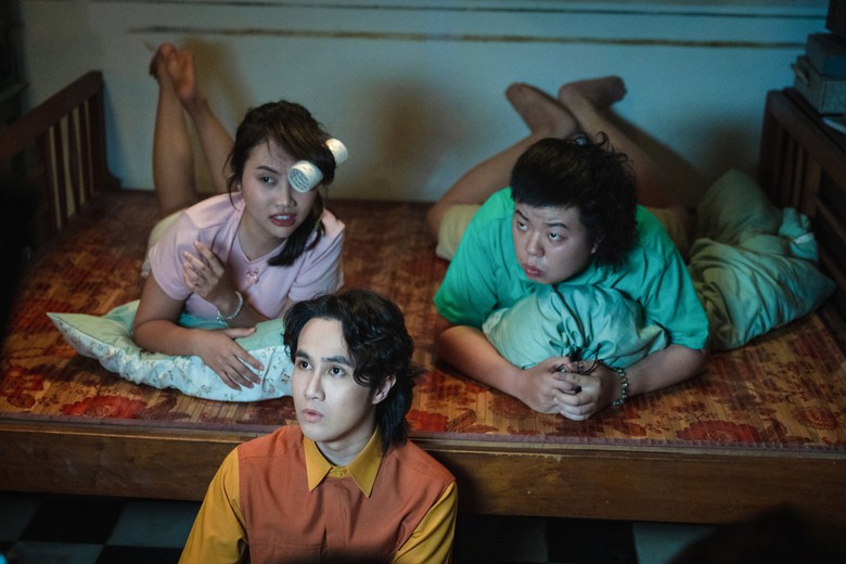 Phim "Nhà gia tiên" của Huỳnh Lập vừa ra rạp đã gây sốt- Ảnh 6. Phim "Nhà gia tiên" của Huỳnh Lập vừa ra rạp đã gây sốt- Ảnh 6.