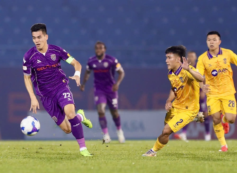 Tiến Linh s&aacute;ng cửa ph&aacute; kỷ lục ghi b&agrave;n ở V-League- Ảnh 1.