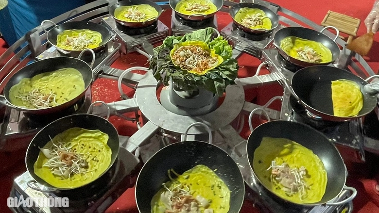 Biểu diễn đổ b&aacute;nh x&egrave;o tại Ng&agrave;y hội b&aacute;nh d&acirc;n gian Nam bộ ở Bạc Li&ecirc;u- Ảnh 2.