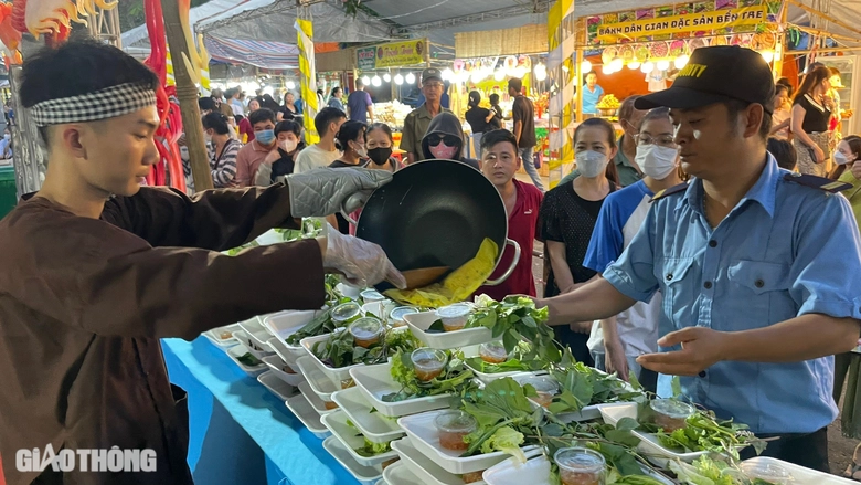 Biểu diễn đổ b&aacute;nh x&egrave;o tại Ng&agrave;y hội b&aacute;nh d&acirc;n gian Nam bộ ở Bạc Li&ecirc;u- Ảnh 4.