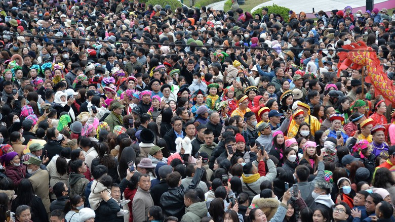 Lạng Sơn thu gần 1.000 tỷ đồng sau một tuần mở hội Kỳ C&ugrave;ng - Tả Phủ- Ảnh 3.