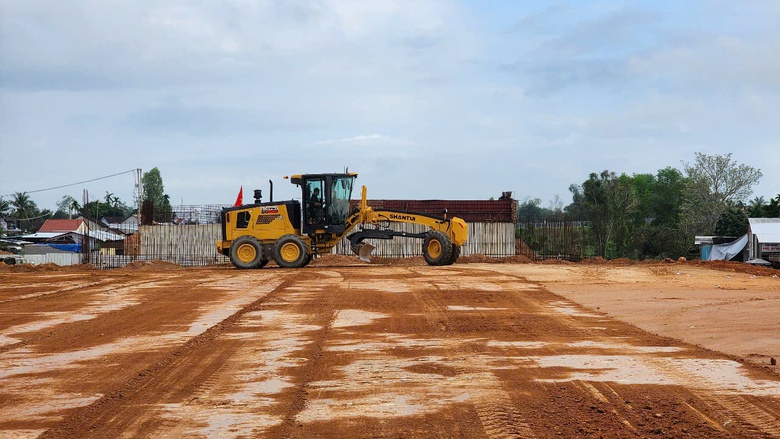 Không để mưa lớn cản tiến độ cao tốc Quảng Ngãi - Hoài Nhơn- Ảnh 2. Không để mưa lớn cản tiến độ cao tốc Quảng Ngãi - Hoài Nhơn- Ảnh 2.