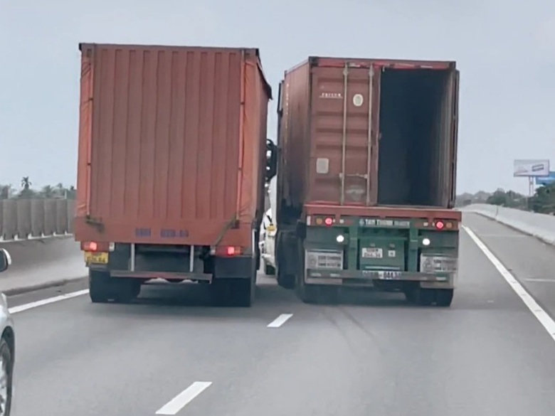 Cầm dao rượt nhau tr&ecirc;n cao tốc, hai t&agrave;i xế lĩnh &aacute;n 7 năm t&ugrave;- Ảnh 2.