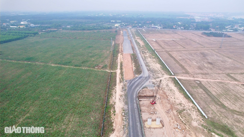 Năm 2025 v&ugrave;ng ven s&acirc;n bay Long Th&agrave;nh triển khai h&agrave;ng loạt tuyến đường lớn- Ảnh 3.
