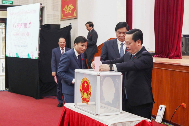 Gi&aacute;m đốc Sở GTVT Nghệ An l&agrave;m ph&oacute; chủ tịch UBND tỉnh- Ảnh 1.