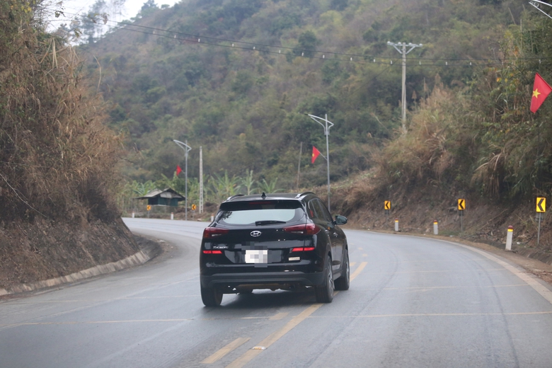 Lái xe căng mình vượt qua sương mù trên quốc lộ vừa xảy ra tai nạn khiến 6 người chết- Ảnh 20. Lái xe căng mình vượt qua sương mù trên quốc lộ vừa xảy ra tai nạn khiến 6 người chết- Ảnh 20.