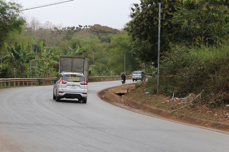 Lái xe căng mình vượt qua sương mù trên quốc lộ vừa xảy ra tai nạn khiến 6 người chết- Ảnh 3. Lái xe căng mình vượt qua sương mù trên quốc lộ vừa xảy ra tai nạn khiến 6 người chết- Ảnh 3.