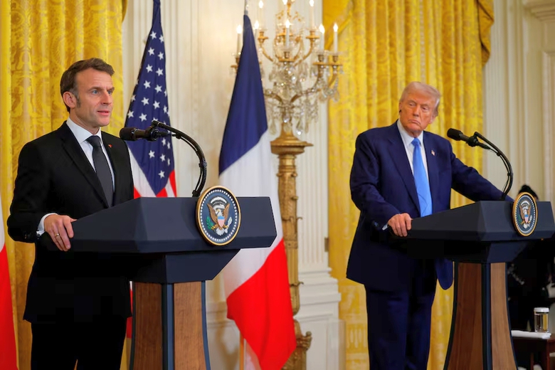 Tổng thống Mỹ - Ph&aacute;p bất đồng quan điểm về c&aacute;ch giải quyết xung đột Ukraine- Ảnh 1.