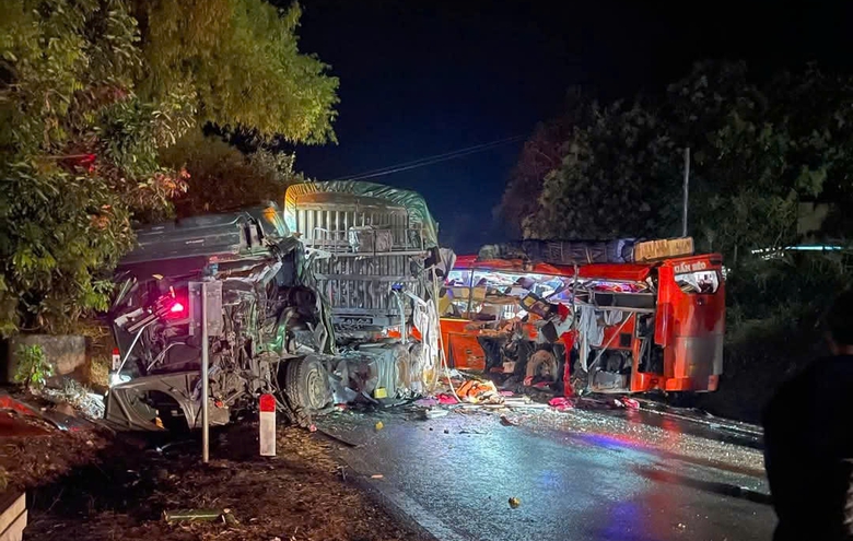 Lái xe căng mình vượt qua sương mù trên quốc lộ vừa xảy ra tai nạn khiến 6 người chết- Ảnh 5. Lái xe căng mình vượt qua sương mù trên quốc lộ vừa xảy ra tai nạn khiến 6 người chết- Ảnh 5.