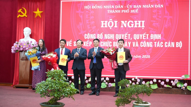 Gi&aacute;m đốc Sở X&acirc;y dựng th&agrave;nh phố Huế sau hợp nhất l&agrave; ai?- Ảnh 6.