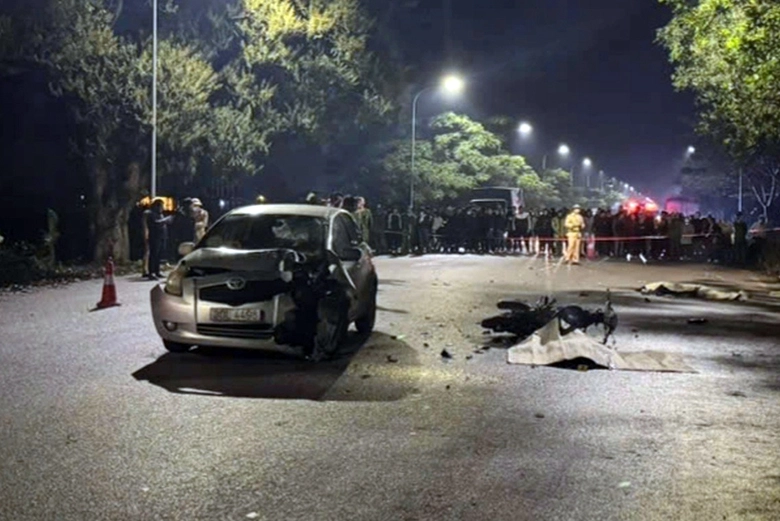 H&agrave; Nội: Ba người tử vong sau va chạm xe m&aacute;y v&agrave; xe con ở Ph&uacute;c Thọ- Ảnh 1.