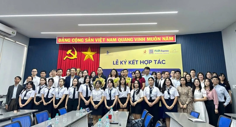 Học viện H&agrave;ng kh&ocirc;ng Việt Nam k&yacute; kết với doanh nghiệp, mở ra cơ hội việc l&agrave;m cho sinh vi&ecirc;n- Ảnh 4.