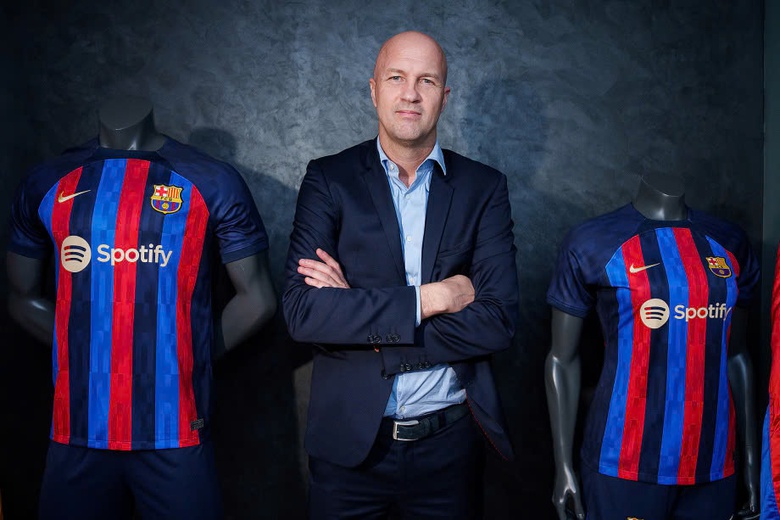 B&oacute;ng đ&aacute; Indonesia mời huyền thoại Barca v&agrave;o vị tr&iacute; từng nhắm cựu HLV tuyển Việt Nam- Ảnh 1.