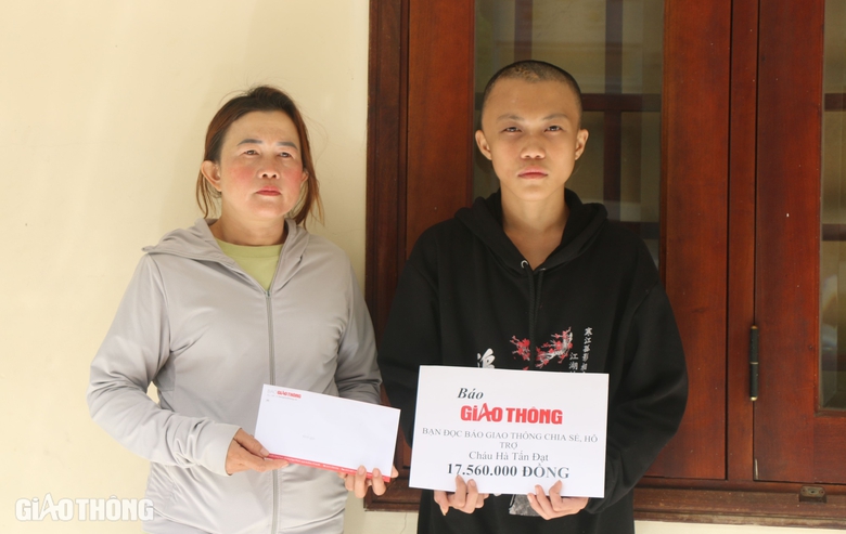 Trao hơn 17 triệu đồng cho nam sinh bị tai nạn kh&ocirc;ng c&oacute; tiền gh&eacute;p sọ- Ảnh 2.