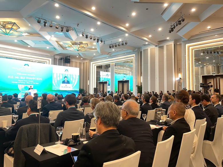 Toàn cảnh Phiên toàn thể cấp cao. Toàn cảnh Phiên toàn thể cấp cao.