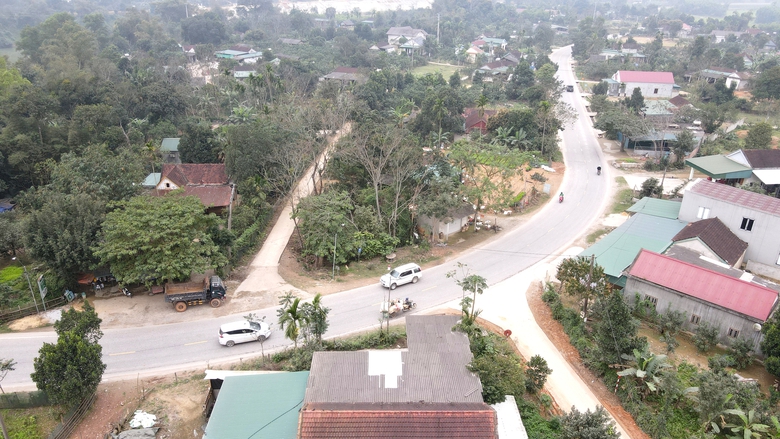 V&igrave; sao nhiều vụ tai nạn xảy ra tr&ecirc;n quốc lộ 15 qua H&agrave; Tĩnh?- Ảnh 1.