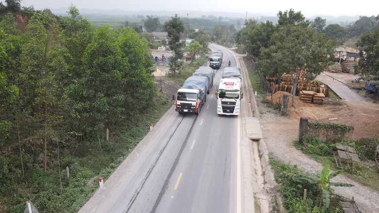 V&igrave; sao nhiều vụ tai nạn xảy ra tr&ecirc;n quốc lộ 15 qua H&agrave; Tĩnh?- Ảnh 2.