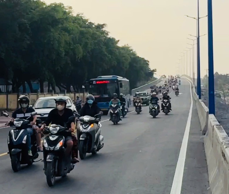 Cây cầu 700 tỷ phía Đông TP.HCM thông xe sau nhiều năm chờ đợi- Ảnh 3. Cây cầu 700 tỷ phía Đông TP.HCM thông xe sau nhiều năm chờ đợi- Ảnh 3.