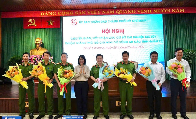 Công an TP.HCM chính thức tiếp nhận các cơ sở cai nghiện ma túy- Ảnh 2. Công an TP.HCM chính thức tiếp nhận các cơ sở cai nghiện ma túy- Ảnh 2.