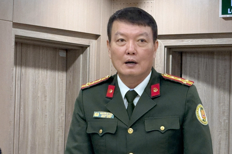 Bộ C&ocirc;ng an: Người phẫu thuật khu&ocirc;n mặt n&ecirc;n l&agrave;m lại hộ chiếu nếu muốn xuất, nhập cảnh- Ảnh 1.