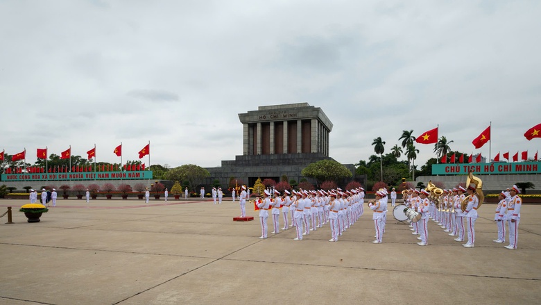 L&atilde;nh đạo Đảng, Nh&agrave; nước v&agrave;o Lăng viếng Chủ tịch Hồ Ch&iacute; Minh- Ảnh 2.