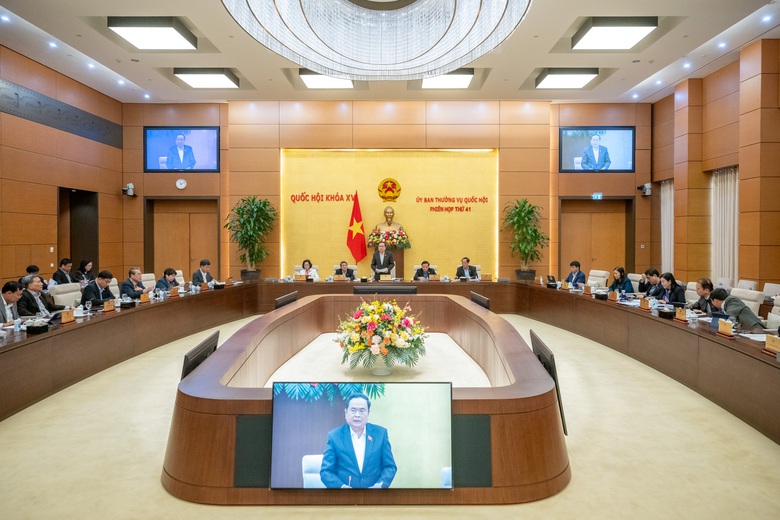 Ủy ban Thường vụ Quốc hội xem x&eacute;t cơ cấu số lượng th&agrave;nh vi&ecirc;n Ch&iacute;nh phủ- Ảnh 1.