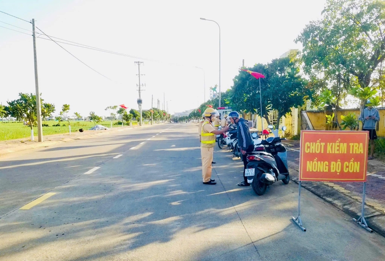 Quảng Ng&atilde;i nhiều giải ph&aacute;p ngăn chặn tai nạn giao th&ocirc;ng ngay sau tết Nguy&ecirc;n đ&aacute;n- Ảnh 4.