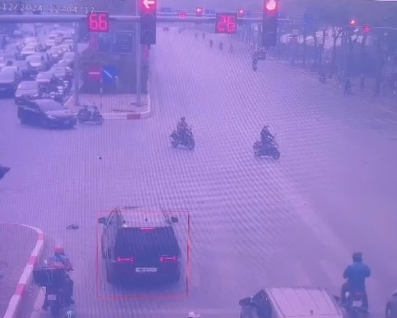 Tài xế vượt đèn đỏ chở người đi cấp cứu được gỡ phạt nguội- Ảnh 2. Tài xế vượt đèn đỏ chở người đi cấp cứu được gỡ phạt nguội- Ảnh 2.