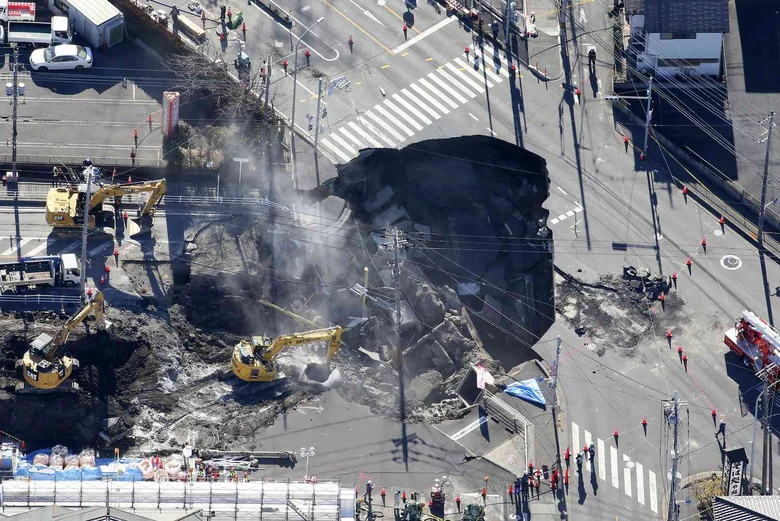 yashio-saitama-japan-sinkhole-013125-77f3336380aa4d4aa85bdedd55238b40.jpg