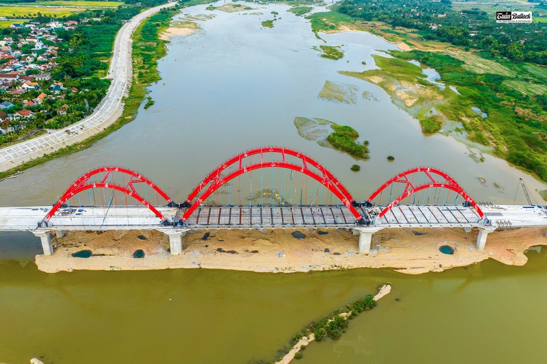 Quảng Ng&atilde;i nỗ lực đưa cầu 850 tỷ về đ&iacute;ch trong qu&yacute; II/2025- Ảnh 1.