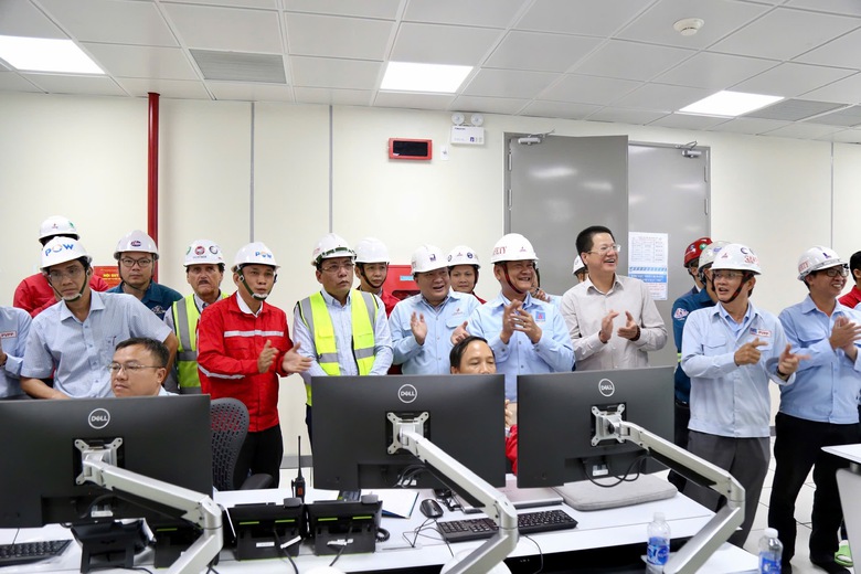 Nh&agrave; m&aacute;y điện Nhơn Trạch 3 ch&iacute;nh thức h&ograve;a lưới điện quốc gia- Ảnh 3.