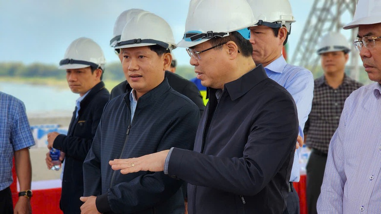 Quảng Ng&atilde;i nỗ lực đưa cầu 850 tỷ về đ&iacute;ch trong qu&yacute; II/2025- Ảnh 10.