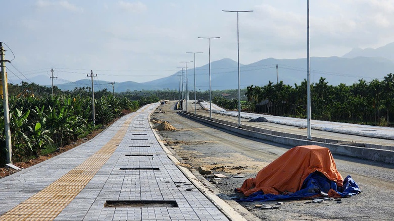 Quảng Ng&atilde;i nỗ lực đưa cầu 850 tỷ về đ&iacute;ch trong qu&yacute; II/2025- Ảnh 6.