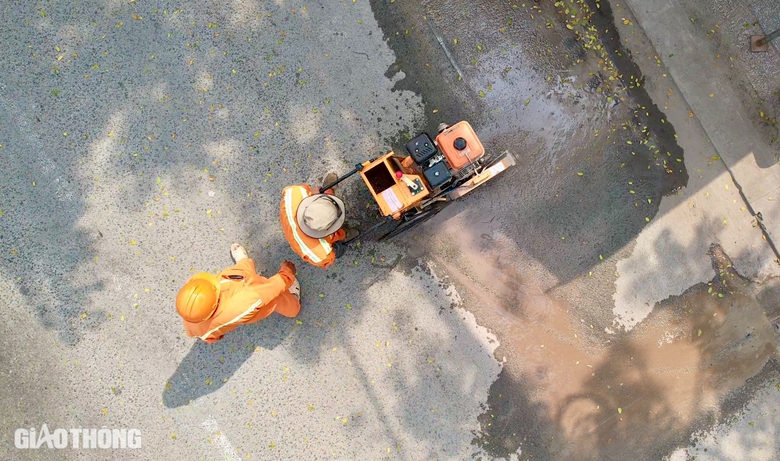 Bắt đầu duy tu hệ thống tho&aacute;t nước tr&ecirc;n QL51- Ảnh 7.