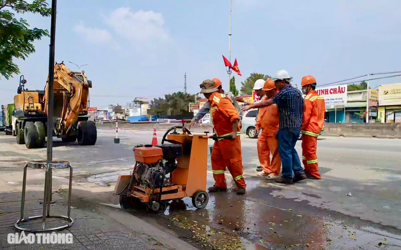 Bắt đầu duy tu hệ thống tho&aacute;t nước tr&ecirc;n QL51- Ảnh 8.